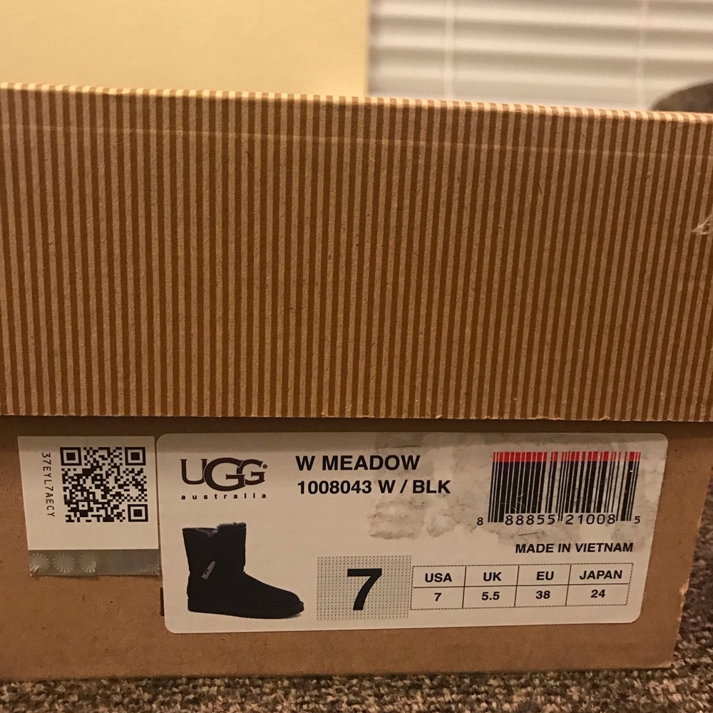 Authentic Ugg - image 3